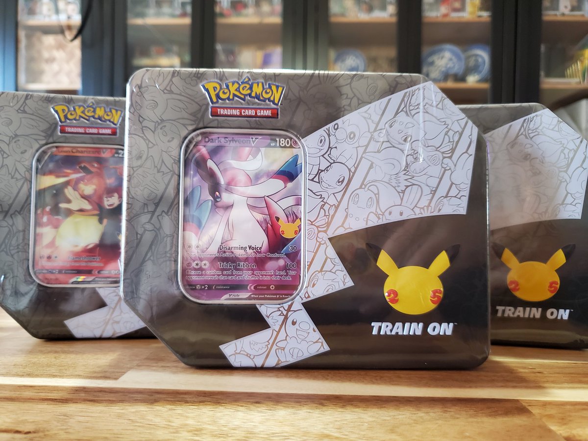 GeekAntiqueTCG's tweet photo. BOOM!!! Walgreens saved my lunch break hunt! Finally was able to capture the exclusive tins there, and helped a grandmother pick out gifts for her grandkids who love Pokemon haha. She grabbed a few of these as well! @PokemonTCGDrops
@PokemonRestocks

#pokemon #pokemontcg https://t.co/oc4z9OCPpV