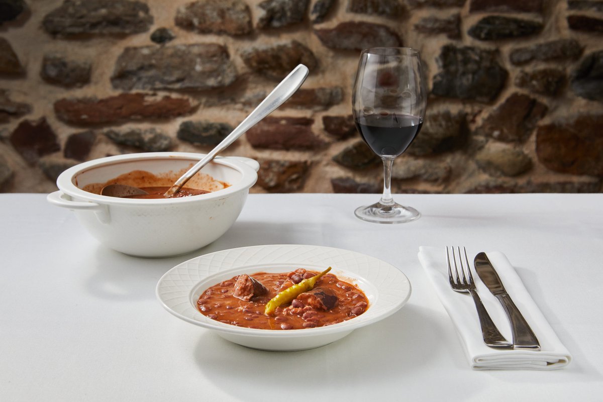 HotelCasaMasip's tweet photo. ¿Algo calentito para este día tan frio? Platos de cuchara un gran remedio para entrar en calor
#platosdecuchara #caparrones #gastronomia #ezcaray #pochas #ezcaray #bar https://t.co/Zj8C6AZX7I