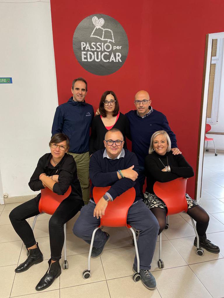 Odepaula80's tweet photo. Com podríem atreure, detectar, gestionar, potenciar i fidelitzar els talents dels educadors @EscolesFEDAC de manera EFECTIVA i SOSTENIBLE per facilitar a nivell individual i col·lectiu el seu desenvolupament tot anticipant-nos a futures tendències? Gran jornada de reflexió avui! https://t.co/M1JJY6tQHr