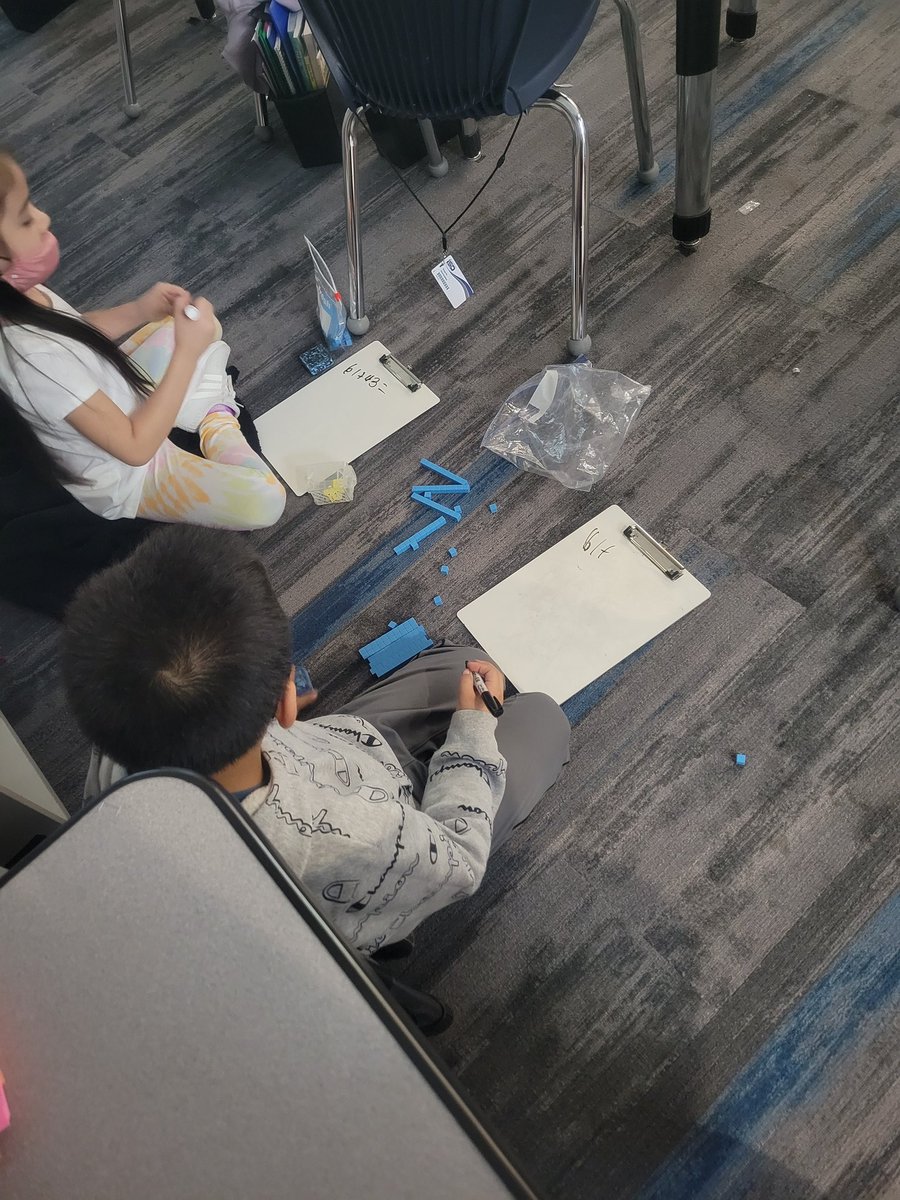 CoachPaskon's tweet photo. Today we are working with our math partners to create 2-digit numbers and practicing adding them together using base ten blocks! #mathematiciansinthemaking #isdschools #handsonlearning https://t.co/TghuXkI1eO