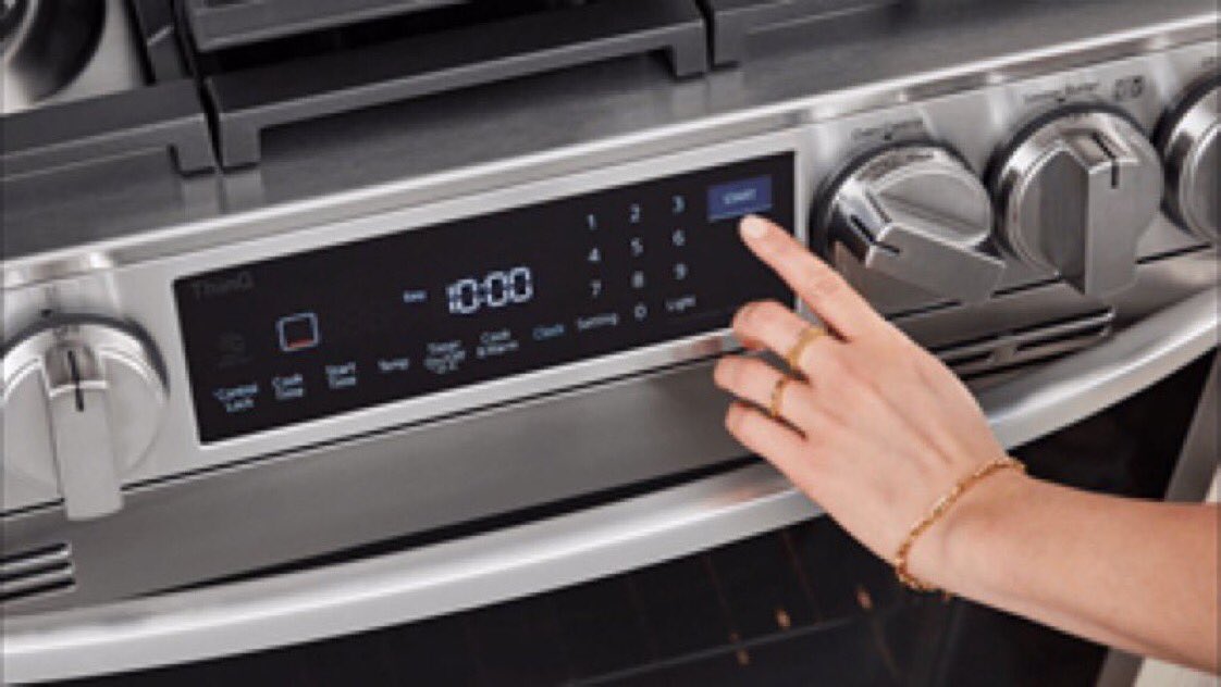 Reminder: When resetting your range clock, make sure it’s one hour *back* 😉 #EasyMistake #DaylightSavings #LGRange #LGUS #LGFam <a href="/LGUS/">LG Electronics</a> <a href="/lgmichaelstokes/">#LGmichaelstokes</a> <a href="/lgjoeytorres/">LGJoeyTorres</a>