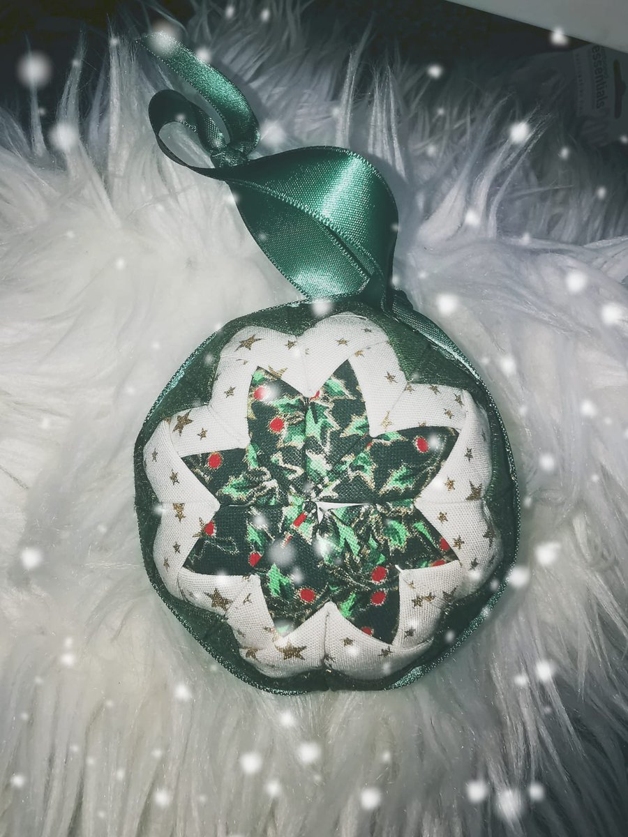 Christmas Workshop at Mersey Arts Zone on Thursday 6.30-8.30p. All materials provided, pay £18.00 on the night.  Message me to confirm attendance, thanks x
#newbrighton #wallasey #christmasart