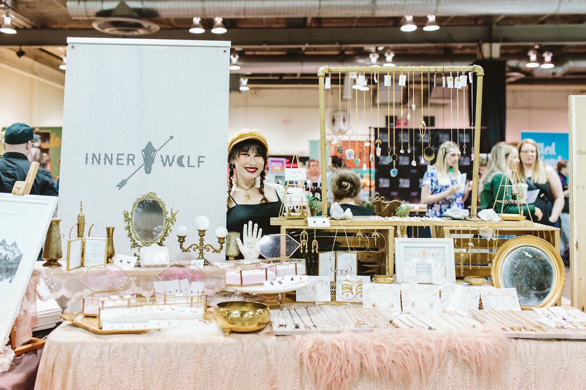 mrktcollective's tweet photo. Innerwolfjewelry coming through with stunning accessories, dream catchers and animal frames on December 10-12.
A little about Ashya: “I am First Nations Cree and I’ve been using materials gifted for me from Mother Earth or my elders in some of my creations.” https://t.co/o4XbSekgNt