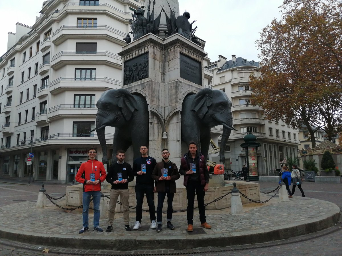 cocarde_savoie's tweet photo. Reconnaître et réparer est la mission historique de l'Office national des anciens combattants et victimes de guerre. Telle est la devise de l'@onacvg !
Comme promis la @CocardeEtud était présente sur Chambéry pour soutenir cette œuvre caritative ! 🇫🇷 https://t.co/vNammy5onM