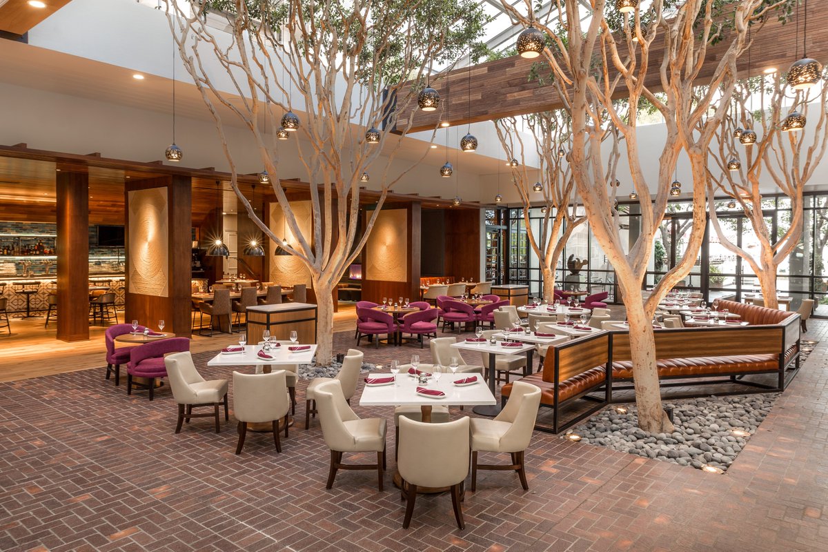 JacksMonterey's tweet photo. Book your holiday party at Jacks Monterey!🎄Whether it’s a family get together or your office party, our team will help you make it happen! https://t.co/kdqSM1vQaA https://t.co/7WatchEsAx