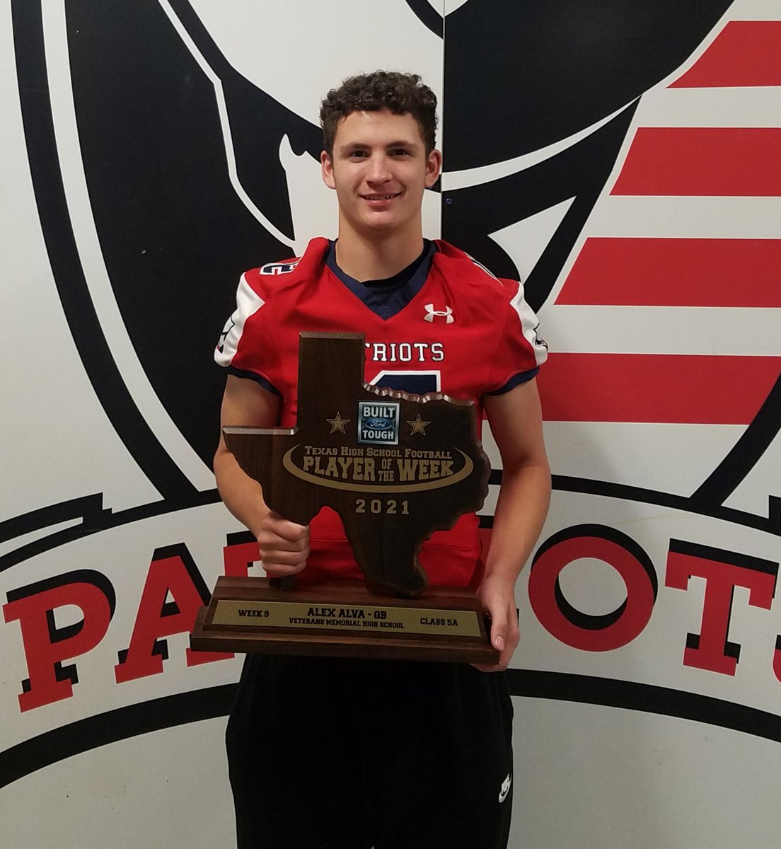 SAVeteransFBall's tweet photo. Big morning for #PatriotNation✌️! @alexalva12_ was presented his Built Ford Tough 5A Player of the Week trophy for his week 9.  

Huge honor for Alex and our program!  

This young man is a true testament to our #EETED✊ mentality!

Thank you @jordanfordsa for joining us this AM. https://t.co/pVSqWBHUoV