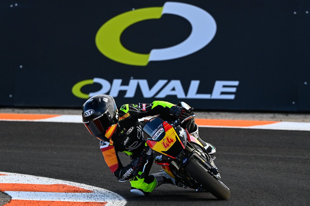 motominiws's tweet photo. Qualifying is done and dusted at Valencia! 💨

The FIM MiniGP Spain Series have dominated, ahead of FIM MiniGP Ireland Series' competitor Josh O'Brien impressing in fourth 👏🏼

Who will win tomorrow? 🤔🔜

#RoadToMotoGP🏁 https://t.co/AoxVicufUy