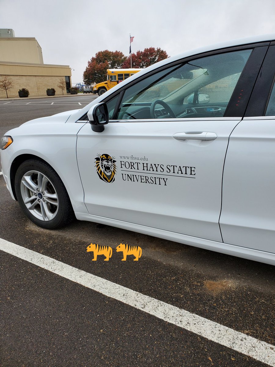 abbyfhsu's tweet photo. Great visit today at Southeast of Saline high school, always love getting to talk with students about why Fort Hays would be a great fit for them! #DrivingWithDevan #DefendTheFort https://t.co/65CIuwlXOq