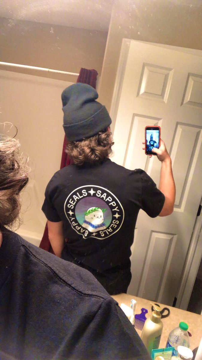 Merch came!😈 ARF ARF thank you <a href="/sappyseals/"></a>