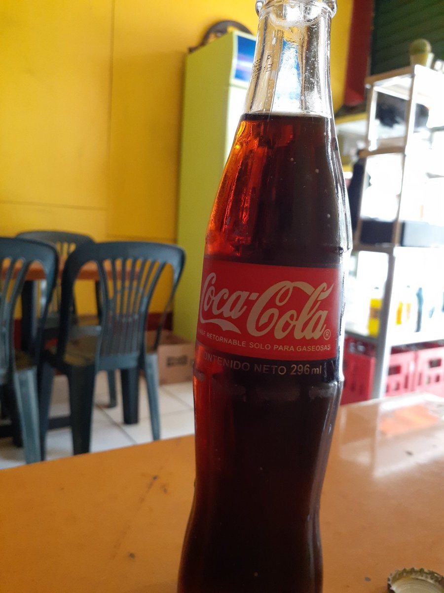DaKidCris's tweet photo. Una coca para este calorcito https://t.co/T7n8bcBVFv