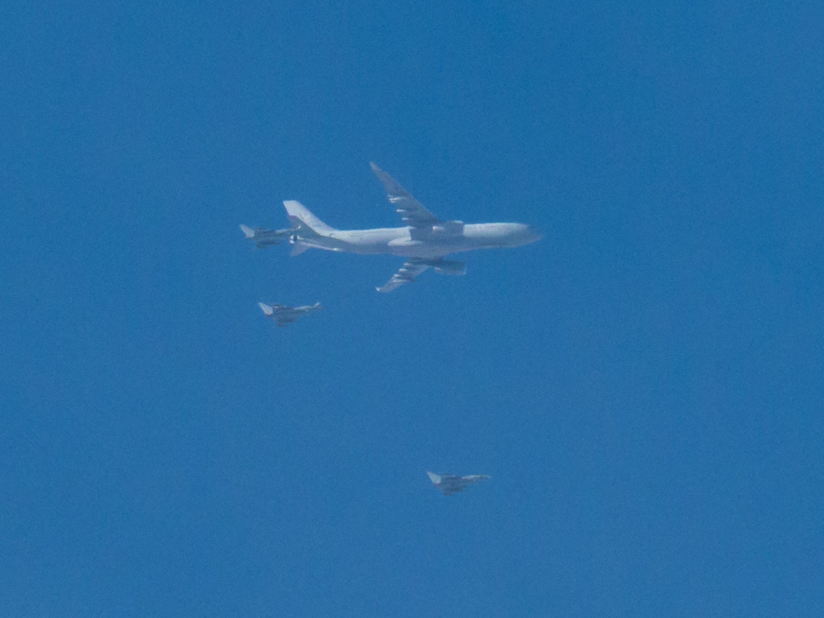AdsBspotter's tweet photo. #480C41 #MMF14 on refueling mission today in NW Germany with german Eurofighter at 29000 ft
#Airbus #AvGeek #GAF #Luftwaffe #MRTT https://t.co/RYvfzXwjyu