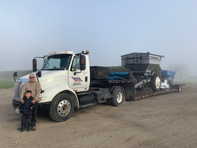 KearneyPlanters's tweet photo. @Aulari_ALR delivery today! #grandson #specialhelper #newiron @KearneyPlanters https://t.co/lmoSah2zWL