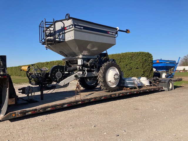 KearneyPlanters's tweet photo. @Aulari_ALR delivery today! #grandson #specialhelper #newiron @KearneyPlanters https://t.co/lmoSah2zWL