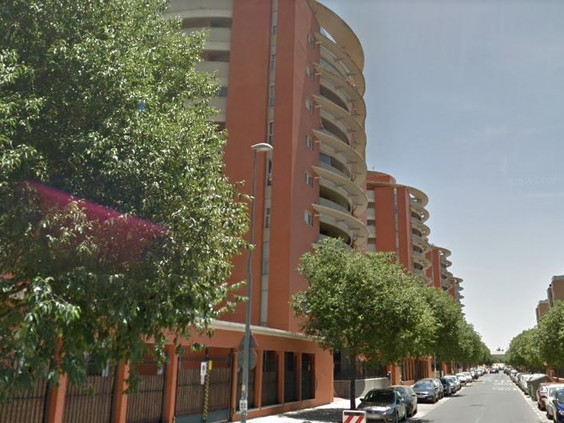 RStateSevilla's tweet photo. Ref 210974.-Piso en Jardines de Hércules,muy luminosa, en un estupendo estado y calidades.
Dispopne de un gran salón comedor,dos habitaciones ,baño y cocina. 
Amueblamiento a estrenar y con todo lo necesario. 
Si lo desea puede llamenos al 624264237 y concretaremos una visita. https://t.co/bsUxUawR4Z