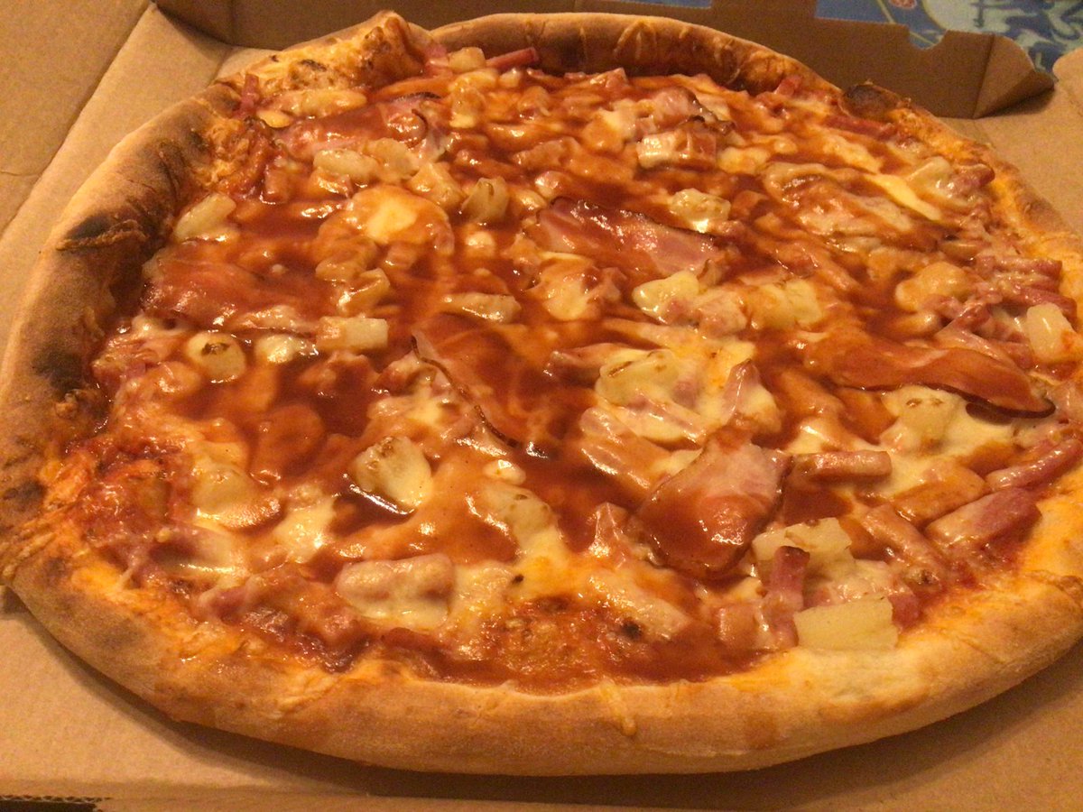Kapt_Suolisolmu's tweet photo. #KapuSpecial🍕 &amp; #KapuTwist🍕
Veljet ja Siskot #Xboxliiga:ssa osaa arvostaa 🎮👊🍕 https://t.co/2OK1mrkKFz