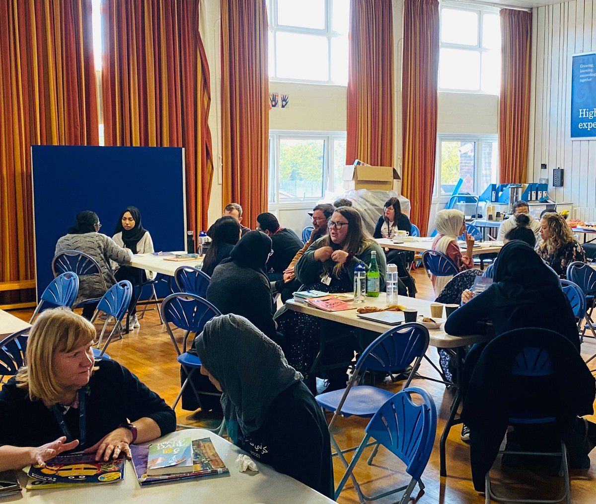 ArkVicReads's tweet photo. At our #ArkReads day, staff brought along a children's book they'd particularly enjoyed, ready to share their recommendations.
A community of staff reading voraciously at @ArkVicAcademy helps us to inspire the next generation of avid readers! #readingcommunity #booklovers https://t.co/VRuUQpjh1h