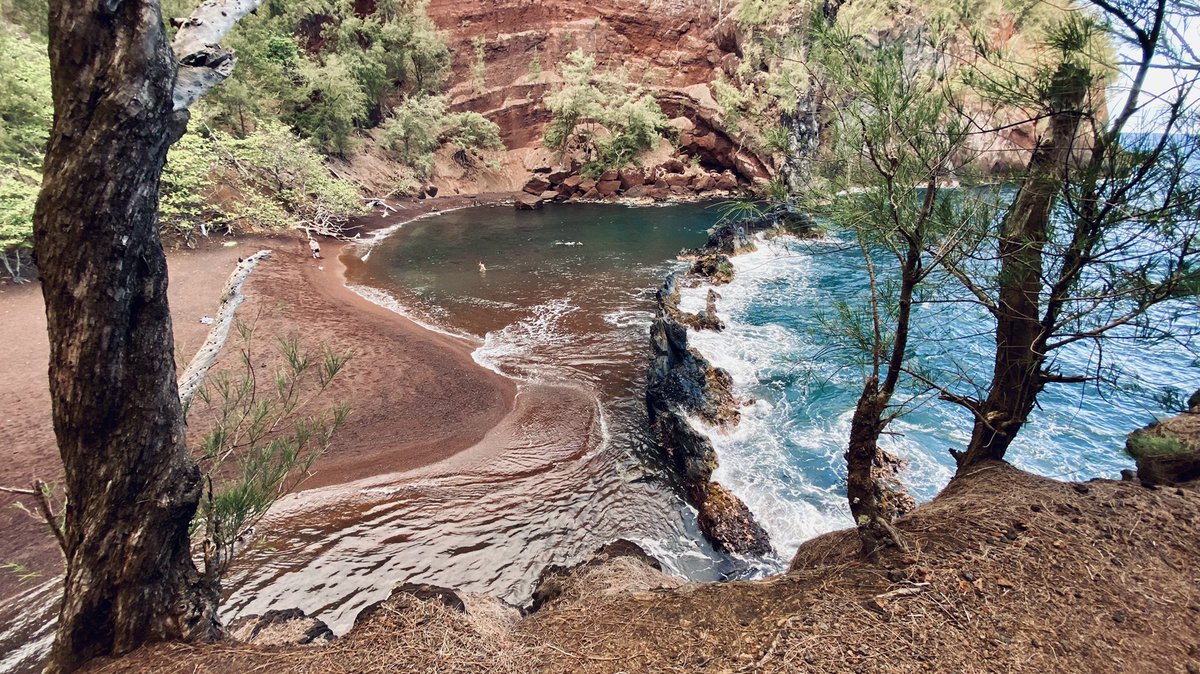 RyanVoutilainen's tweet photo. #Kaihalulu #RedSandBeach in #Hāna - while more rugged, the #beaches on the NE side of #Maui are just as beautiful. 

#LifesABeach #RoadToHāna #HānaHighway #RedSand #Beach #MauiCounty #Hawaii #HawaiianIslands #Hana #HanaHighway #RoadToHana https://t.co/ccKUGPIYxm
