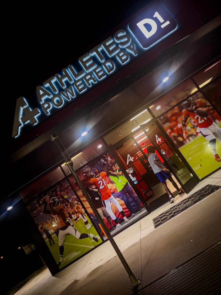 JavianBullock's tweet photo. Same grind. Different dayโฆ You know why Iโm here. #BLS #BringTheAxe #HardWorkPaysOff @BengalLifestyle @AqibTalib21 https://t.co/2f3iddTxGT