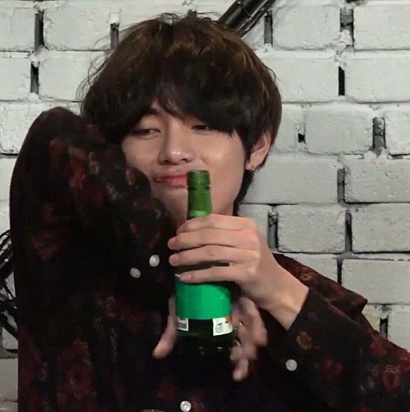 bymrsjeon's tweet photo. As melhores pérolas do BTS bêbados - uma thread extremamente necessária; https://t.co/XVWhDN8FyM