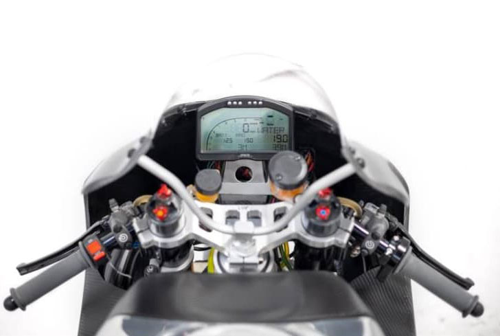 soloautos's tweet image. Crighton Motorcycles presenta su exótica CR700W 

La nueva CR700W de Crighton Motorcycles contará con un motor rotativo que producirá 220 caballos de fuerza y tendrá un peso de 129 kilogramos

📰➡️ bit.ly/3HbKVoH #Crighton #motorcycles 
#CR700W