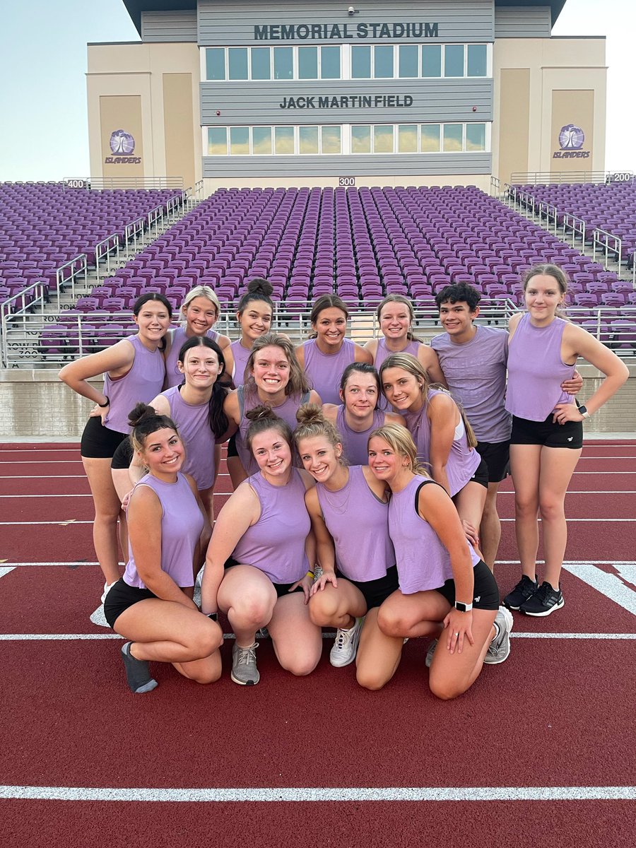 gishdance's tweet image. We are back on twitter! Some updates on our year so far is we have gotten 2 invites to nationals, leadership awards, 3 all americas, and have been performing all around the community! We are so excited for basketball season and excited to compete at state!!