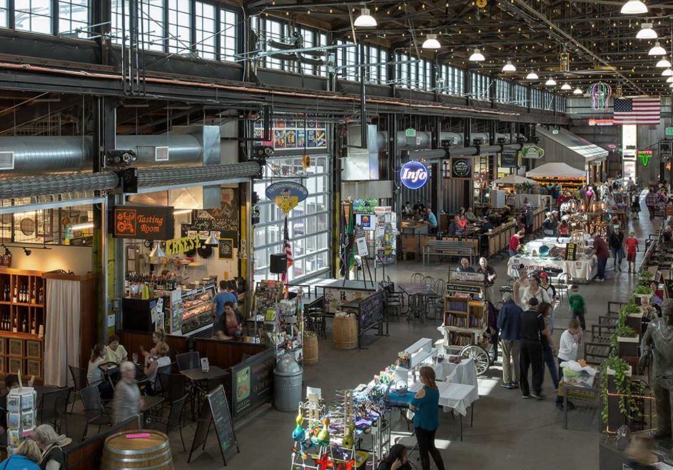 CoastWenatchee's tweet photo. The 9th Annual Holiday Fair at #PybusPublicMarket is Nov 20 - 21 & is bigger than ever! There will be over 70 local vendors, live music, & activities for the kids. Not local? Stay at our hotel as we're a short walk away from the market. 🎄✨
#RefreshinglyLocal #WenatcheeWA https://t.co/5xhoWKA799