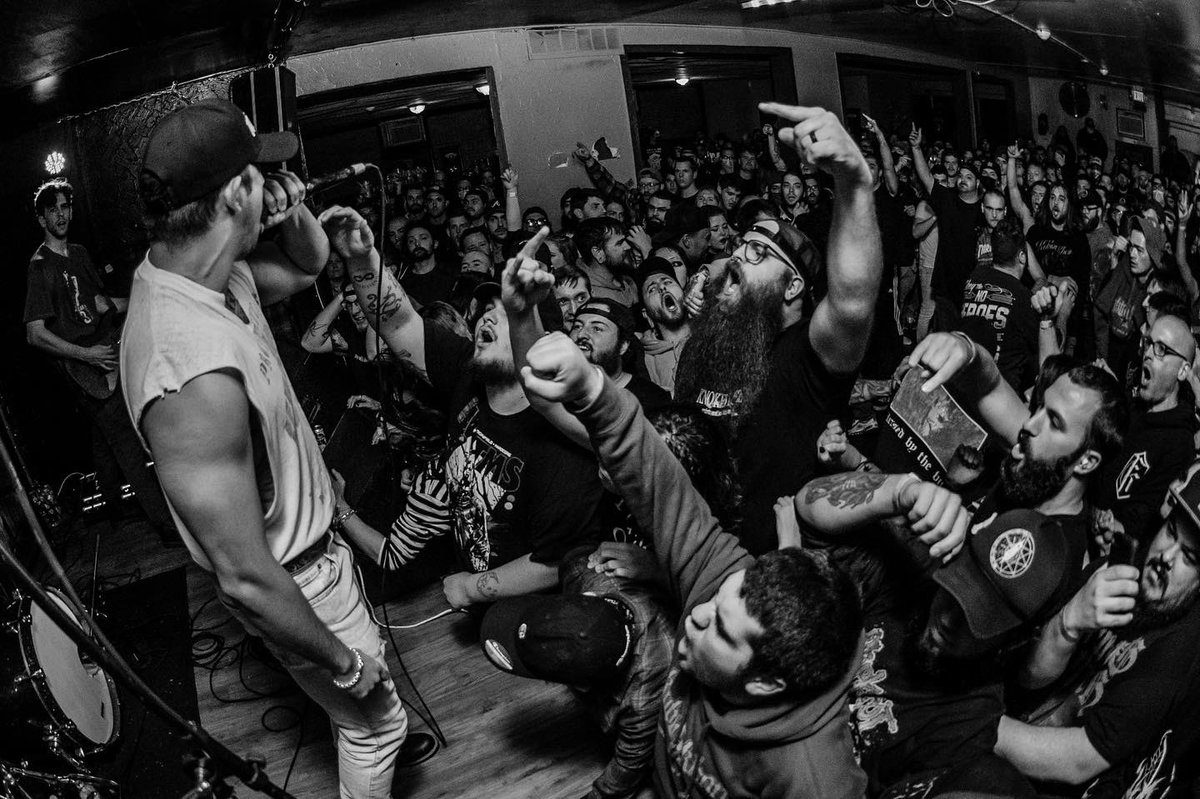 riserecords's tweet photo. Don’t miss @theacaciastrain and @KublaiKhanTX on tour now.

🎟 https://t.co/PSb0nZTdPL
📷 @GabeThePigeon https://t.co/gpicC93Qfn