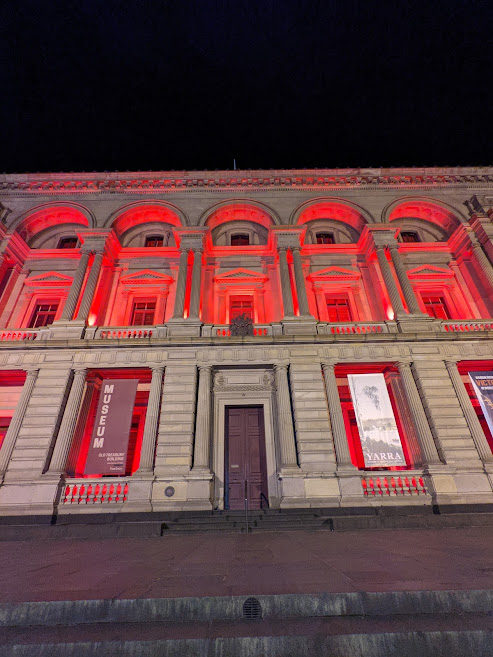 OldTreasuryMelb's tweet photo. We mark this date in 1918 when the First World War ended. This #RemembranceDay, buildings across Melbourne will be lit in red to remember those who have served, died and suffered in all wars and armed conflicts. #redtoremember https://t.co/qZeLQB3TzI