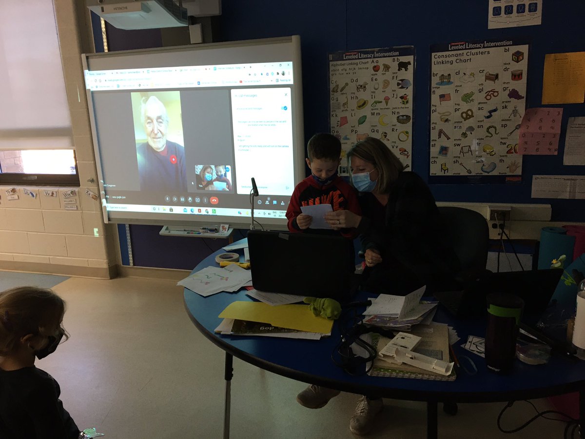 mrslcarmichael's tweet photo. Today we had the privilege of meeting with Mr. Steve Cosgrove who was part of the 51st Highland Division in the British army in 1944. The students in K2 were honoured to read their beautiful cards thanking him and others for their service. @BrantHillsPS https://t.co/urknbEE7jK