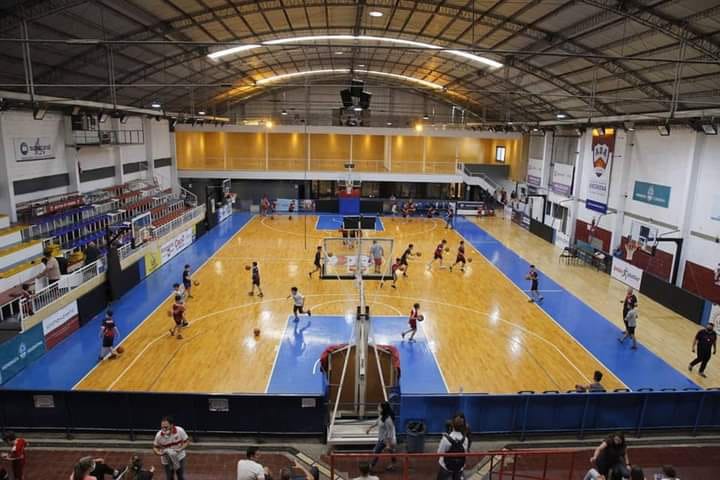 NUEVAS OBRAS. <a href="/AnzorenaADA/">A.D.Anzorena OFICIAL</a> es la catedral del básquet en el corazón de la sexta sección. Con mucho esfuerzo sumó un nuevo gimnasio,centro de kinesiología, luminaria led y se amplía para una nueva cancha.Todos los días asisten chicos y jóvenes que crecen con valores y entre amigos