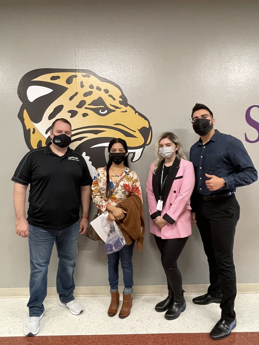 advisorcgarcia's tweet photo. Thank you to our @PSJAISD Parental Engagement Dept. Ms. Garza, Mr. Badillo &amp; Ms. Medina for inviting us to speak to our parents about Financial Aid &amp; our services. One of our parents obtained her GED and will start taking college classes at @stcjaguars #PSJAInspires #PSJAProud https://t.co/OkkrTFnA7O