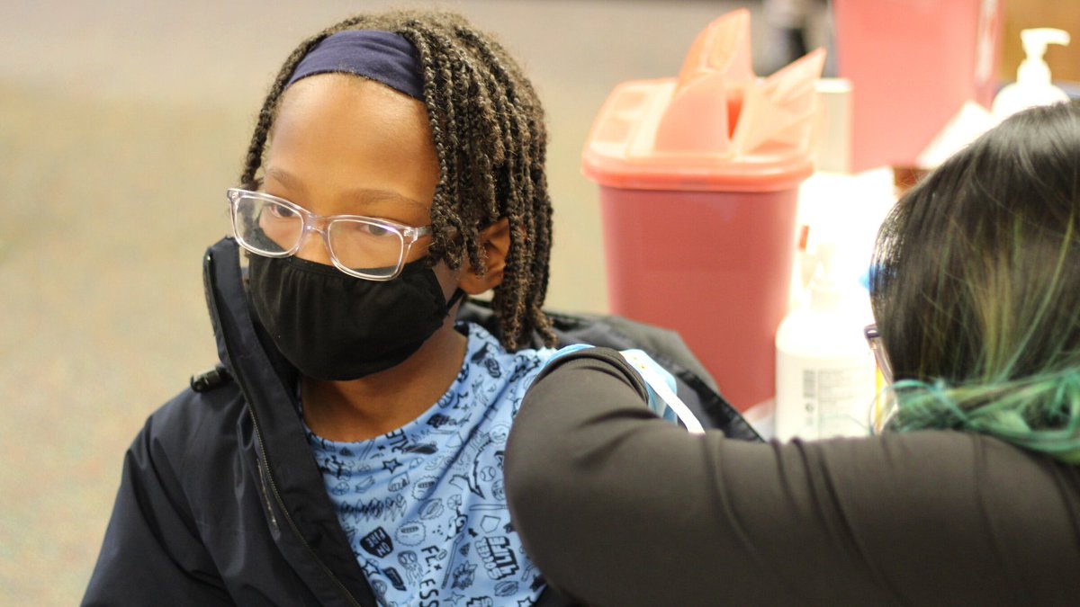 HighlineSchools's tweet photo. This week we began hosting vaccination clinics for students ages 5-11 and had an overwhelming response to our clinics! 
Although all clinics are at capacity due to limited supplies, additional opportunities will be announced!

Thanks to our sponsors @UWMedicine @KingCountyWA https://t.co/4J6nH41U0P