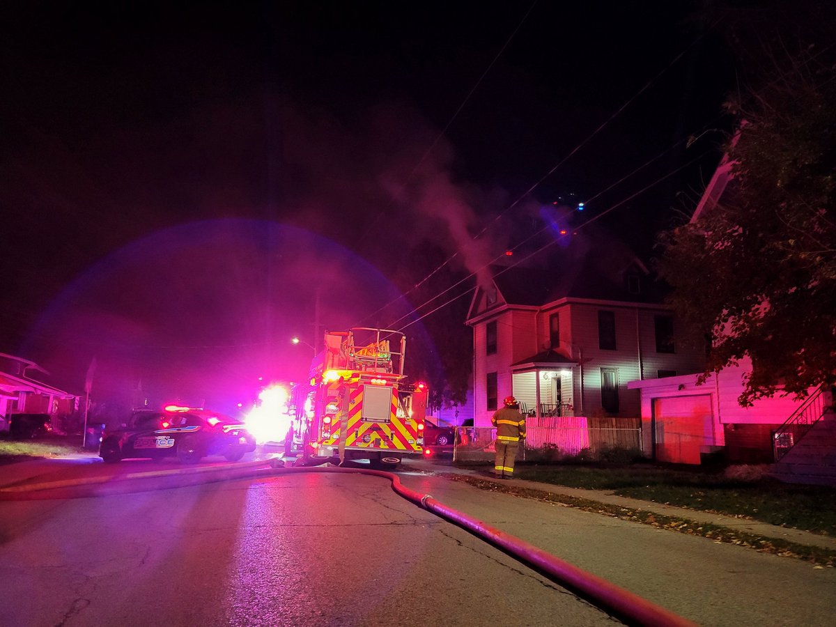 HooksHalligans's tweet photo. Chatham-Kent Fire stations 1 &amp; 2 on scene of a 2nd alarm fire in a 2.5 story dwelling on Raleigh Street near Lorne Ave in Chatham. Buff 1. https://t.co/QbvnGQ7XKG