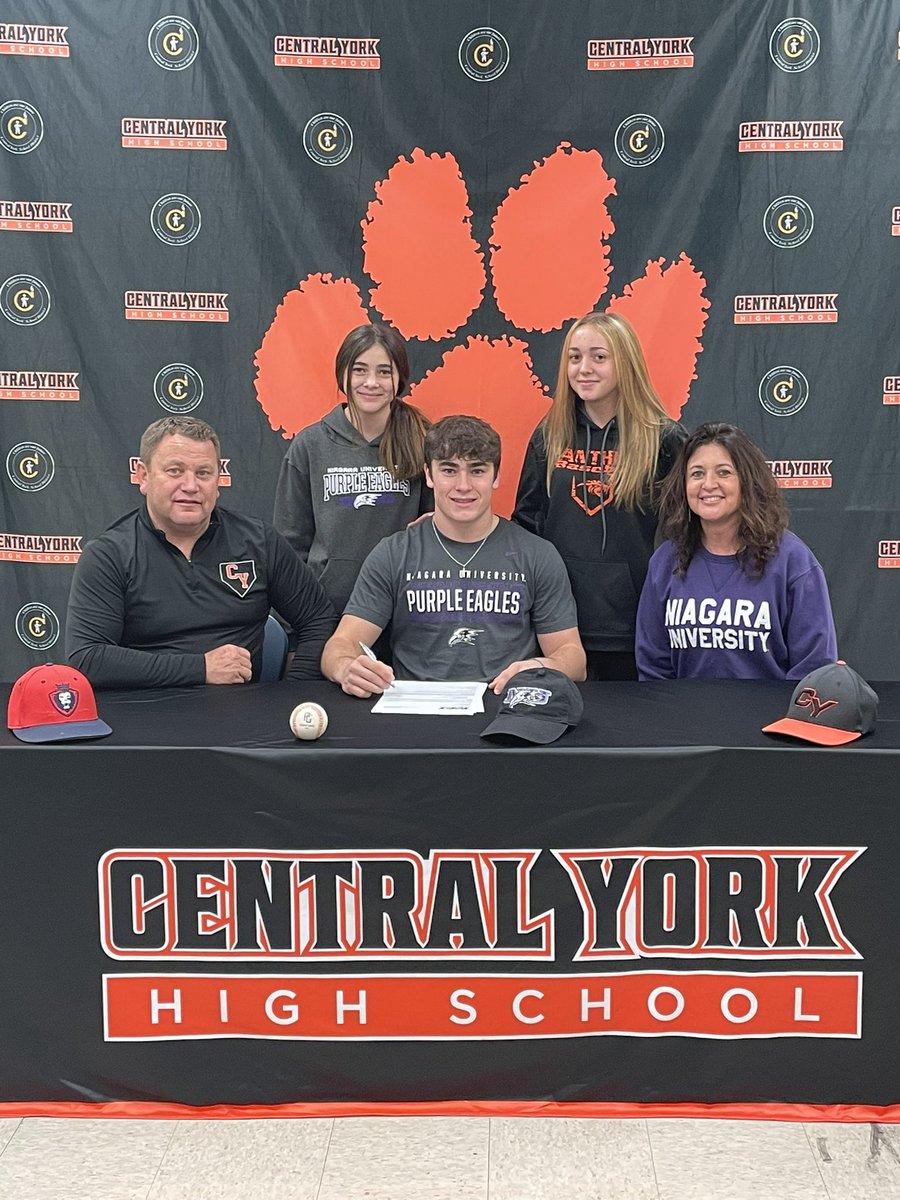 Congrats to Addison Clymer on signing his NLI to attend and continue his baseball career at Niagara University!