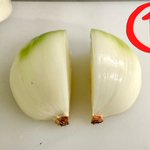 実用的で覚えておくと役立ちそう!玉ねぎのみじん切りがぐっと楽になりそうなテクニック!