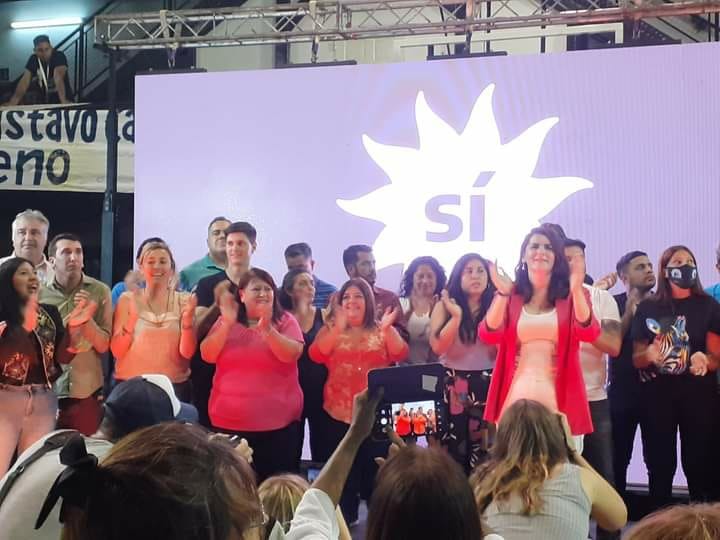 MariaPtp's tweet photo. Gran cierre de campaña del Frente de todos en Moreno. 
Este domingo vamos a cerrarle el paso a la derecha.
#Moreno #FrenteDeTodos 
 @marielfmoreno1 @dipwaltercorrea @LucasFMorenoOk @JCAlderete_CCC @emilioromanlp @pcr_zoeste @PTP_Nacional @PCRargentina https://t.co/YTFQbyutey