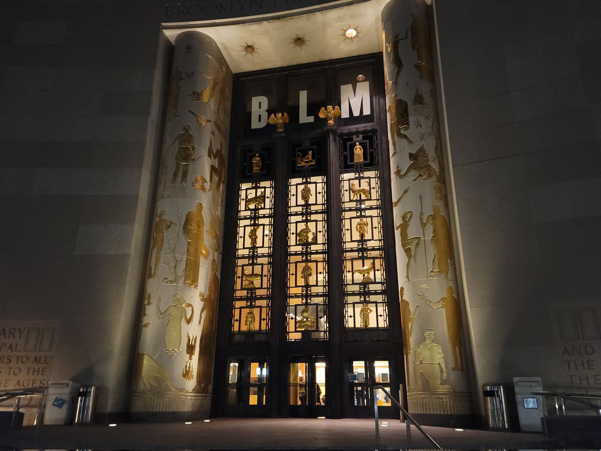 BetsyKim's tweet photo. #TheDawnOfEverything by #DavidGraeber #DavidWengrow #NYC book launch @BKLYNlibrary #brilliant #thoughtprovoking #mythbreaking #gratitude 🙏 https://t.co/vbLF7Gv8iH
