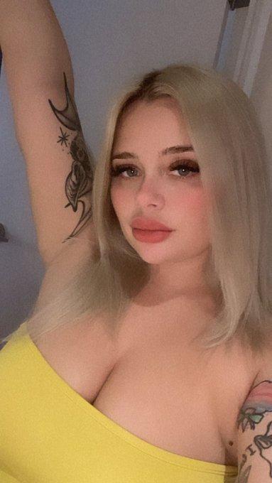 Alexa Vogue’s pics and videos