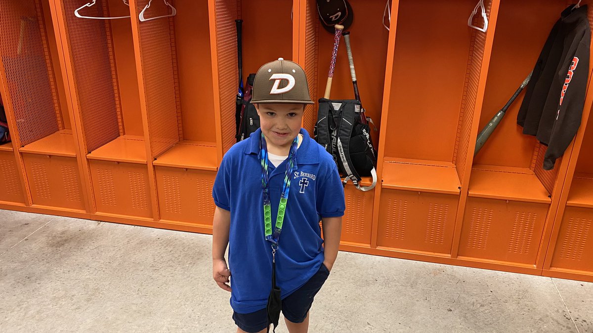 DeSalesBBall's tweet photo. Had a future Colt stop by tonight.  Josh looks good in his new hat.  #FAMILY 🤙🏻 https://t.co/mvKzzYXpmA