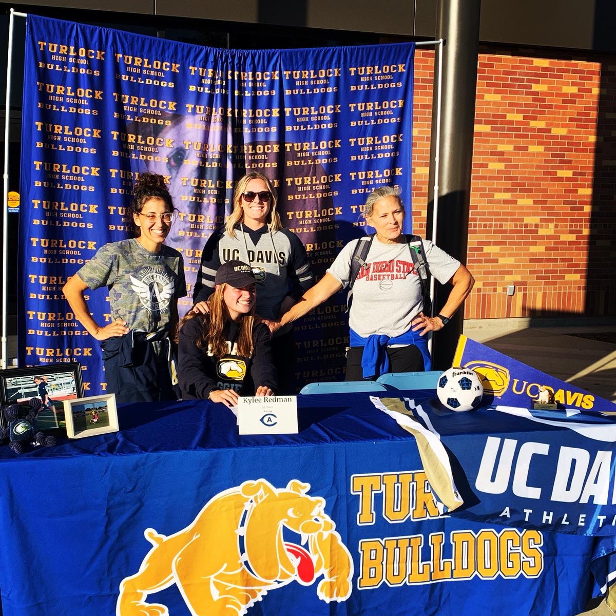 NATIONAL LETTER OF INTENT DAY:
Kylee Redman 
UC Davis
Soccer