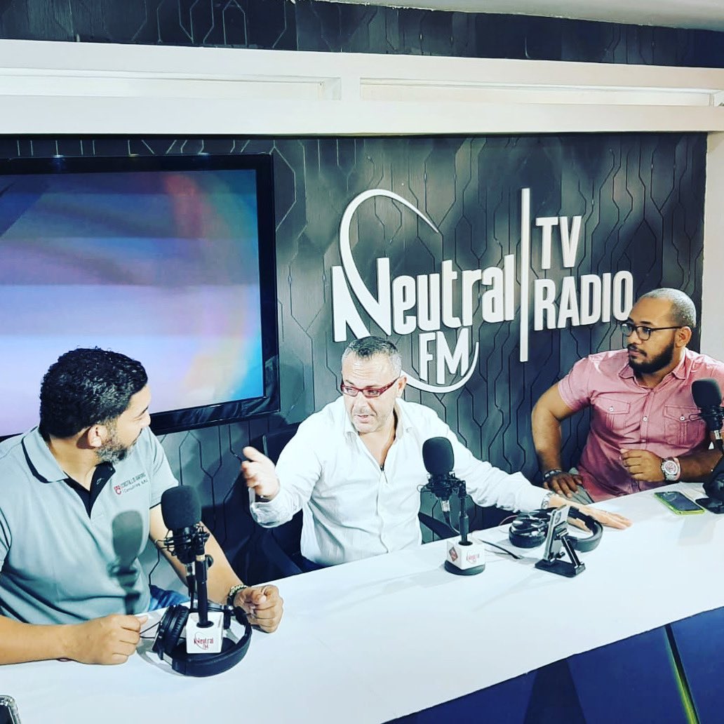 titoxavi's tweet photo. En Directo @Radioneutralfm  Turismo - Turismo de Salud … #rd @CEDT_RD https://t.co/c5stl9ihJA