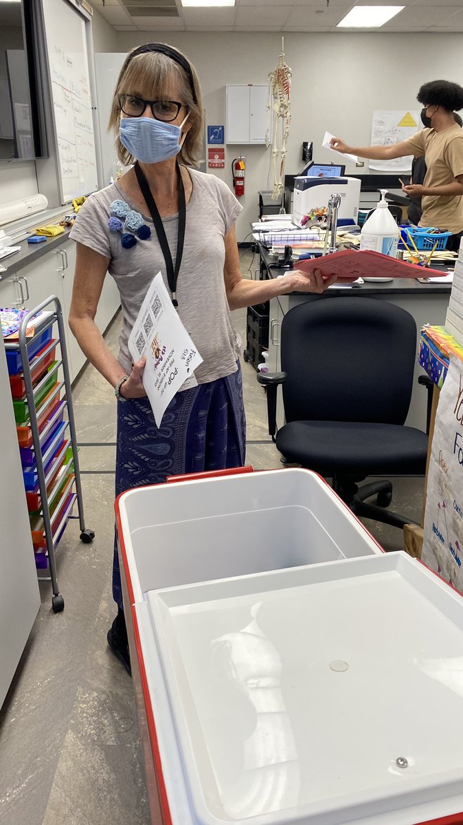 Val_IC23's tweet photo. ๐ฟ โPOP-up PD:โ Pre-AP Edition๐ฟ I got to visit our 9th grade education heroes and treat them with a drink, some ๐ฟ, and a class set of sentence frames for #academicconversation. Happy ๐ teacher โค๏ธ @CollegeBoard #PreAP @RVHSPrincipal16 #POPupPD https://t.co/iR308oMJXr