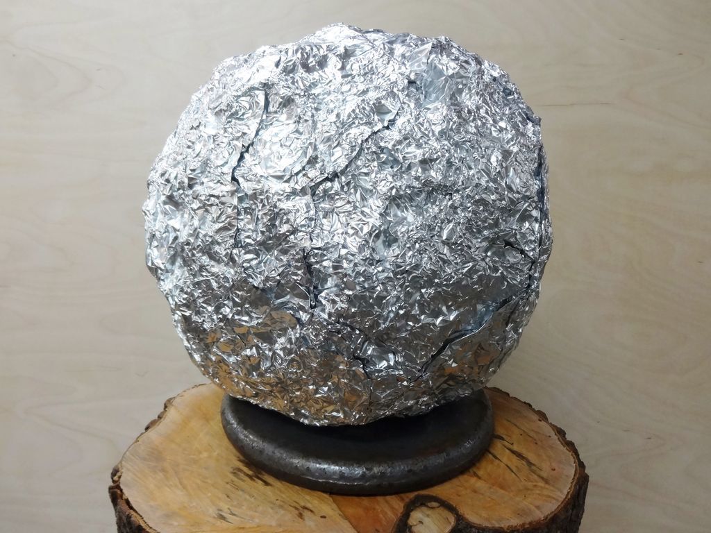 laundrovan's tweet photo. Tin foil balls in dryer will help discharge static build up; which means it will decrease chance of wrinkle
#hack #tip #laundrytip
#laundry #laundrovan #washdryfold #pickupanddelivery #washinglaundry #laundryservices #ColoradoSprings #Delivery #pickup #COS https://t.co/nrwusqZYJm