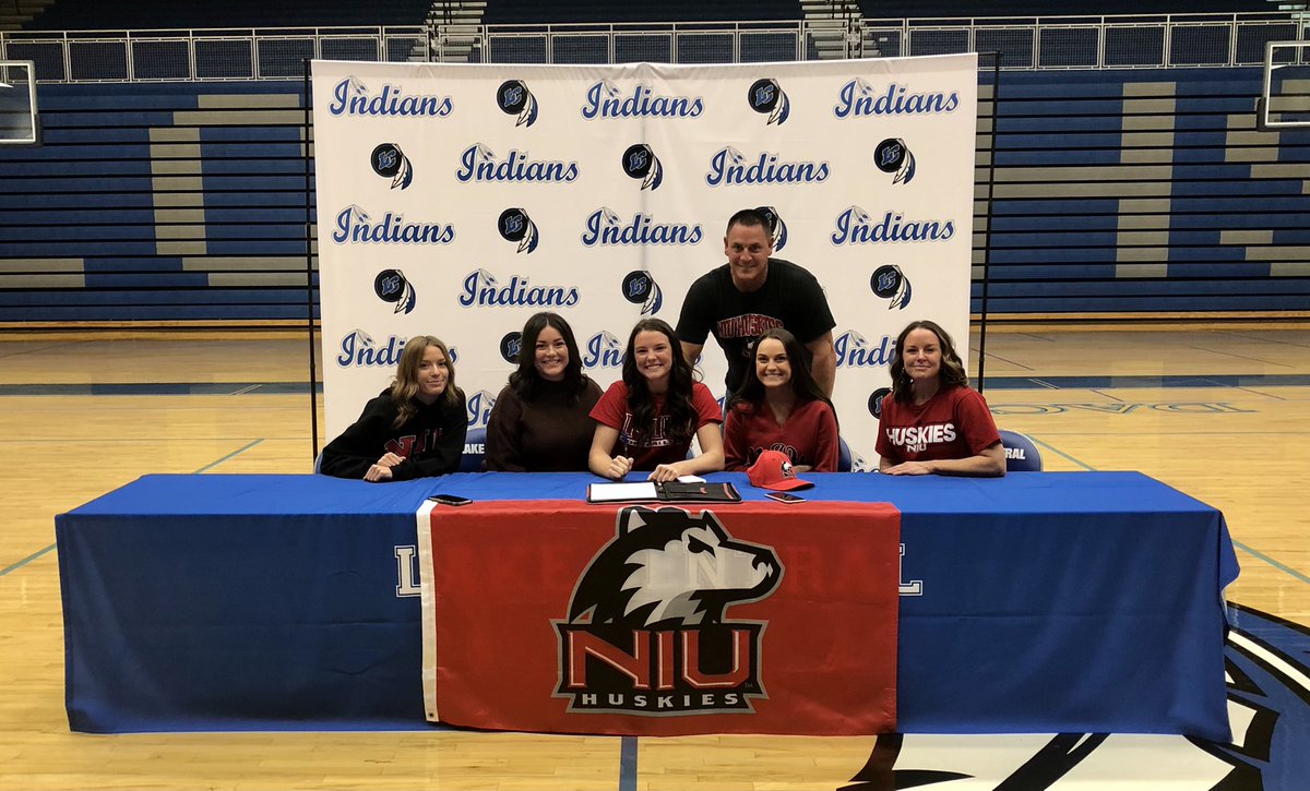 LakeCentralSB's tweet photo. Congrats to Kiley Conner for signing her NLI to Northern Illinois University!!! https://t.co/QYBmCQzLAc