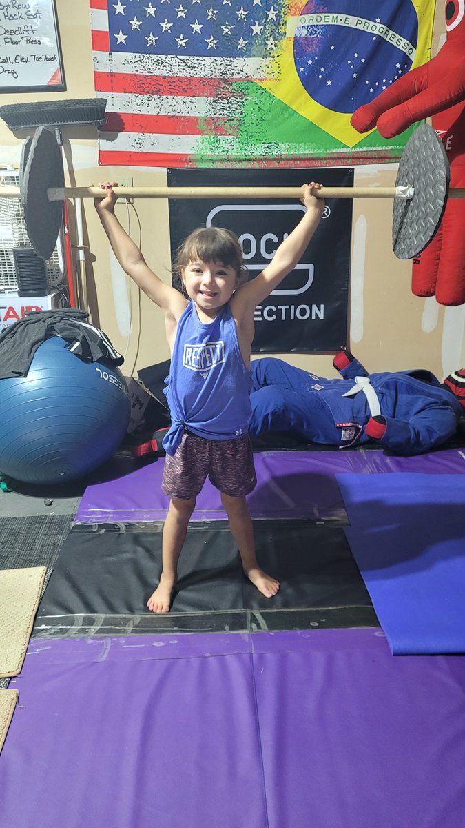 K_Berk24's tweet photo. Start em early! Blood Sweat Respect @lindseyvonn @TheRock @UnderArmour #ProjectRock #UAwomen https://t.co/0Y4nHSAX7u