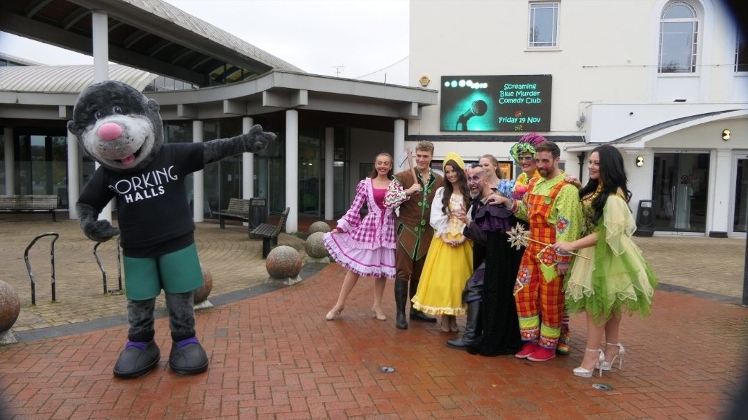 JoJo_Andr's tweet photo. @EnchantedEnt @DorkingHalls #jackandthebeanstalk Starring @THESTEVIRITCHIE and an amazing cast. Get your tickets for this December for a fun and magical family day out that would definitely leave a smile on your face. ๐๐
#pantolife https://t.co/wDd2gwvtkt