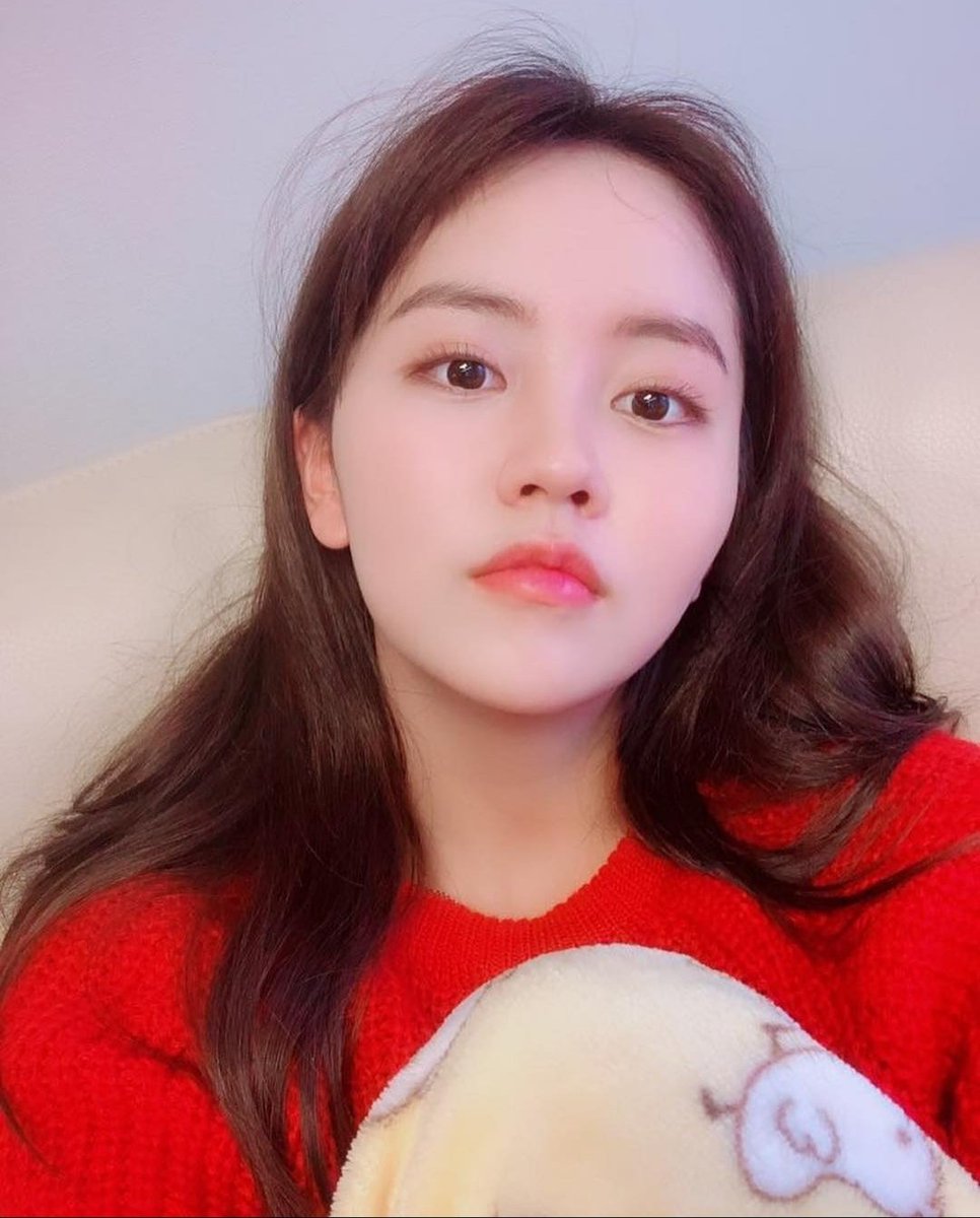 Moon_apink's tweet photo. Sometimes all I think about is you...❤.
I miss you so much sso♡
#Oriselcaday #KimSoHyun #selcaday #kdrama https://t.co/UEMZCX4Zsg