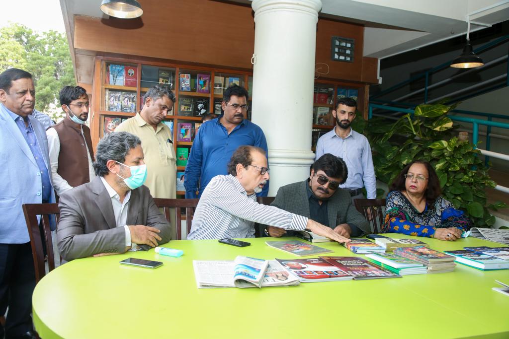 Sindh Minister for Education and Culture <a href="/sardarshah1/">Sardar Shah</a> innaguated Mushtaq Yousufi Corner alongwith <a href="/AHMEDSHAHACP/">Ahmed Shah</a> President <a href="/ACPKHI/">Arts Council of Pakistan Karachi</a> and  <a href="/Qasimsoomro/">Qasim Soomro</a> Parliamentary Secretary Health at Arts Council of Pakistan Karachi.