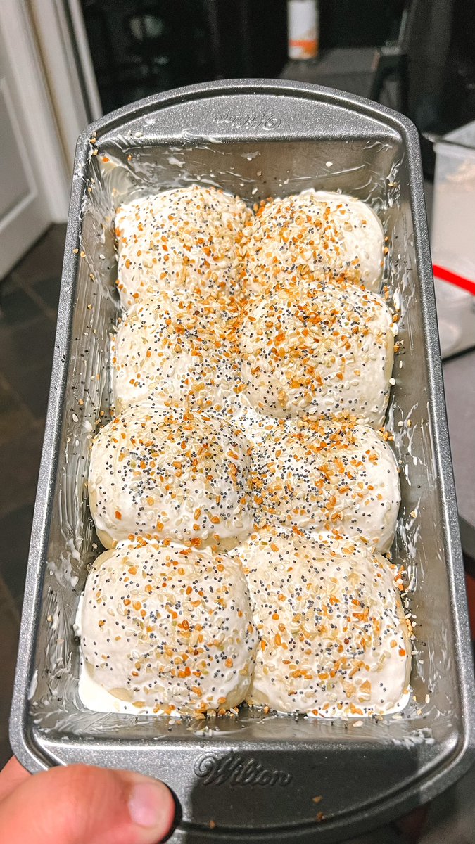 gamingwithjuli's tweet image. Before and after 😌 

#bakingstuff #milkbread