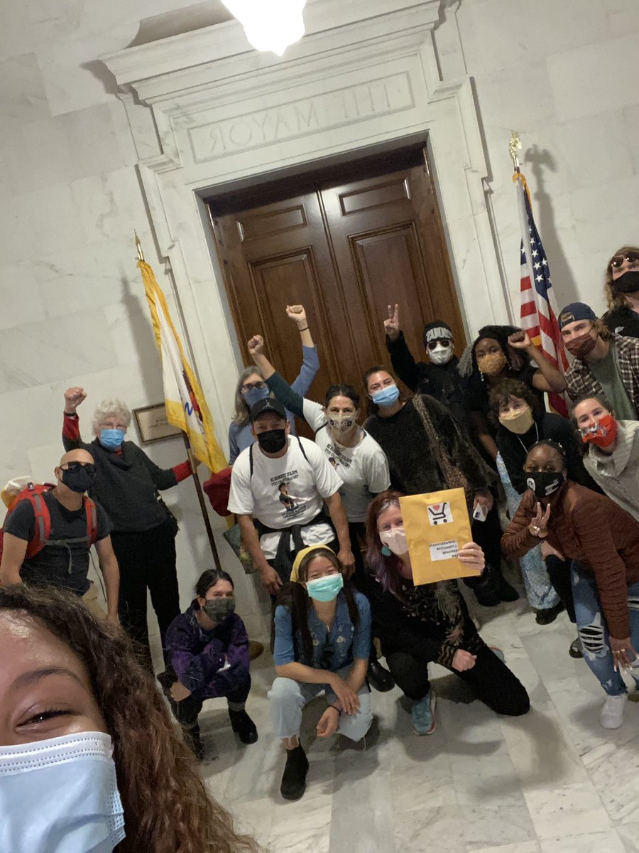 CART_SF's tweet photo. @LondonBreed We are outside of your office with a petition asking that you implement CART now into DPH not the Department of Emergency Management.
#getCARTrolling https://t.co/U7nGz4YZR7